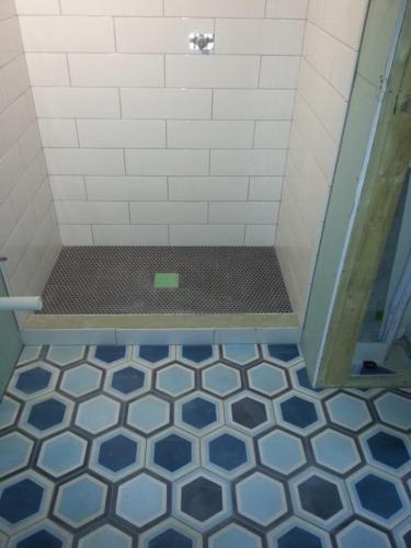 bathroom-shower-tile-floor-3