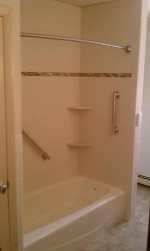 bathroom-wall-tile-9
